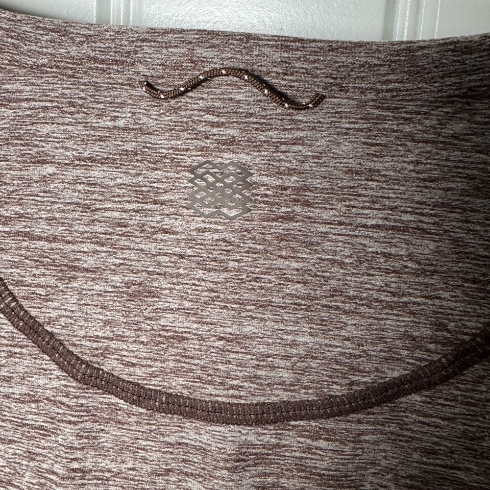 Heathered Crop Athletic Tee - Picture 3 of 4